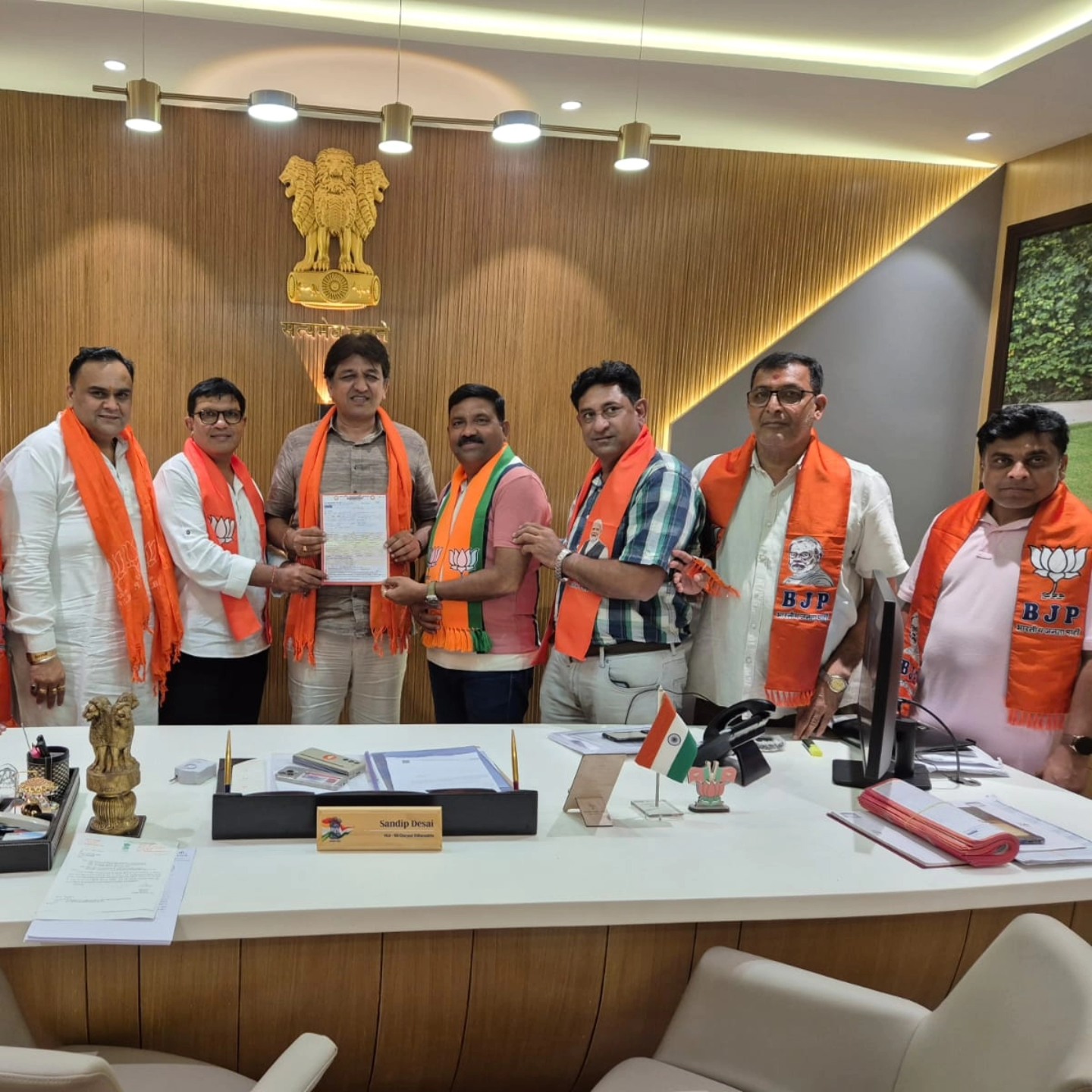 તા.૨૧-૧૦-૨૦૨૪ ના રોજ સુરત જીલ્લા ભારતીય જનતા પાર્ટી દ્વારા સક્રિય સદસ્યતા અભિયાન-૨૦૨૪ અંતર્ગત આજ રોજ ૧૬૮-ચોર્યાસી વિધાનસભાના ધારાસભ્ય તેમજ સુરત જીલ્લા ભાજપાના પૂર્વ પ્રમુખ આદરણીય શ્રીસંદીપભાઈ દેસાઈજીને ભારતીય જનતા પાર્ટીના ૬ વર્ષ માટે સક્રિય સભ્ય બનાવવામાં આવ્યા.